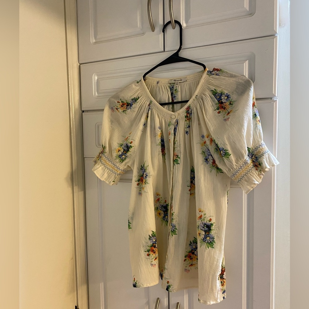 Floral Blouse with Puff Sleeves